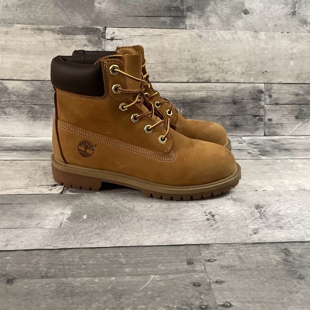 Timberland Kids Tan Boots size 3Y or 5 women